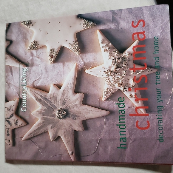 Holiday Books 💥 - Picture 2 of 7